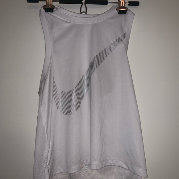 Nike Tank Top - Picture 2 of 3